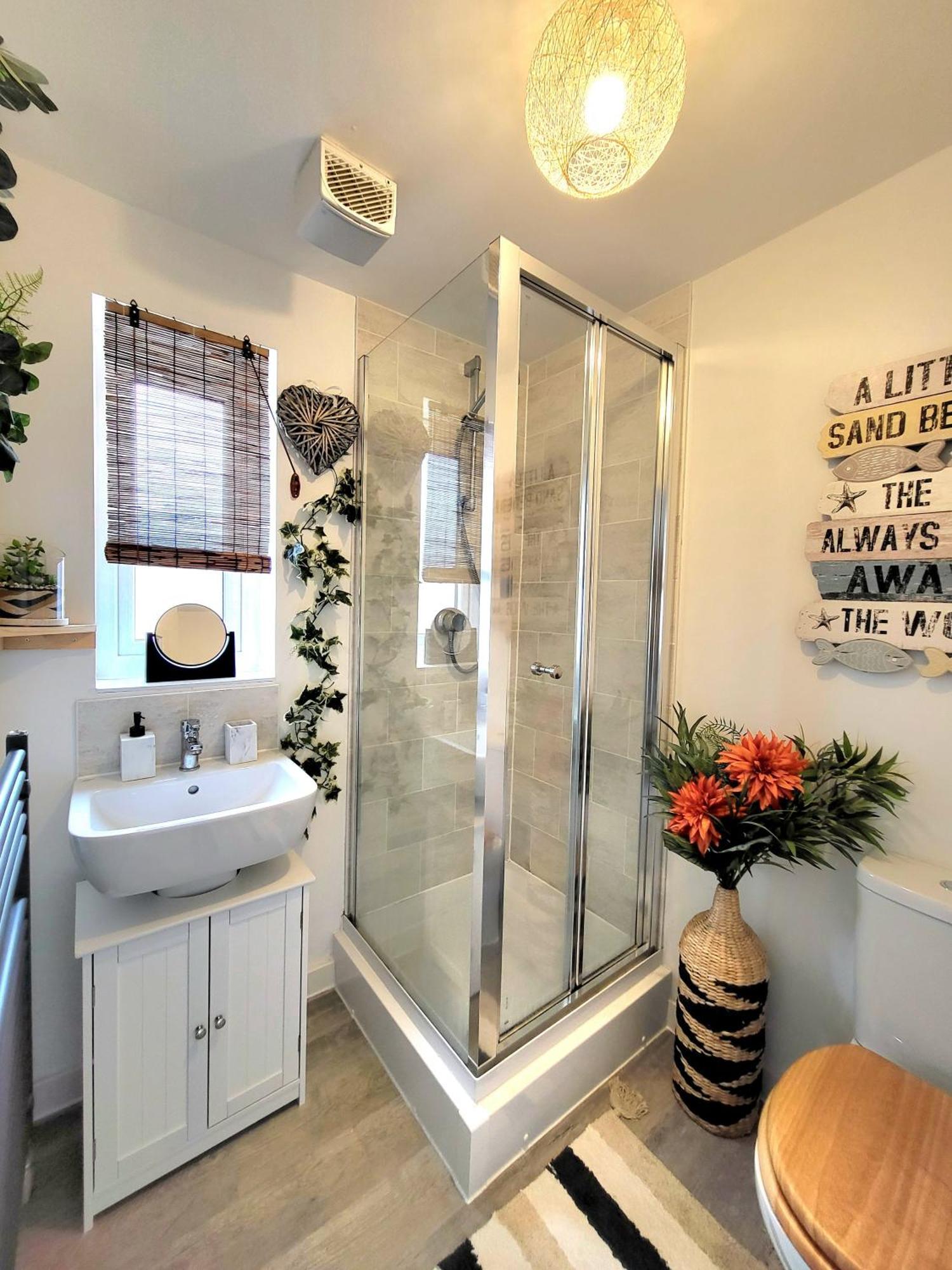 Seaside Beach Themed Home With Garden And Driveway リザム・セント・アンズ エクステリア 写真