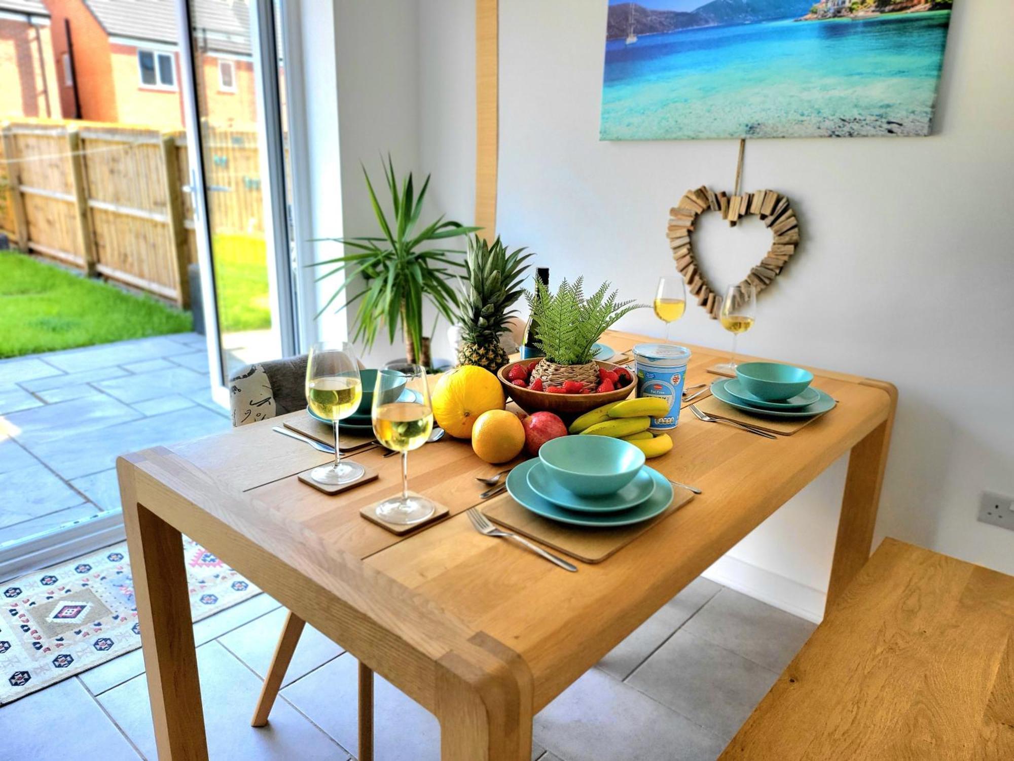 Seaside Beach Themed Home With Garden And Driveway リザム・セント・アンズ エクステリア 写真